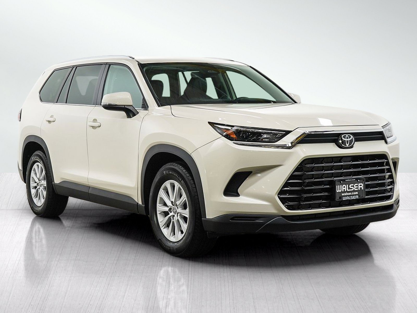 Used 2024 Toyota Grand Highlander AWD image 9