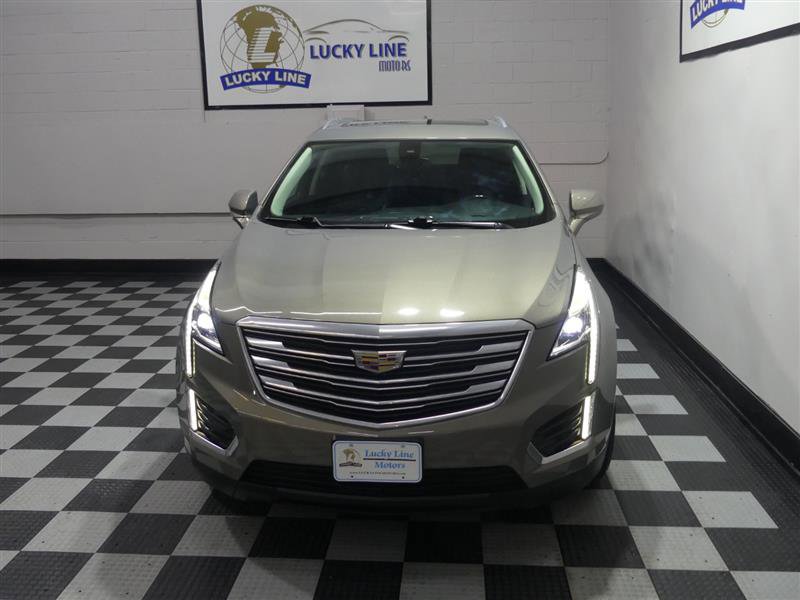 Used 2018 Cadillac XT5 Luxury w/ Driver Awareness Package image 3