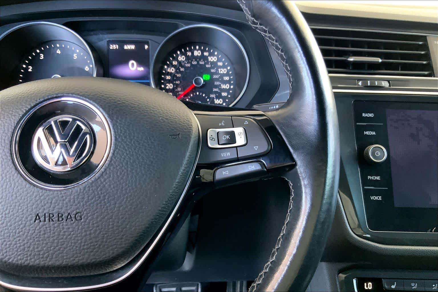 Used 2021 Volkswagen Tiguan SE R-Line AWD/4WD image 25