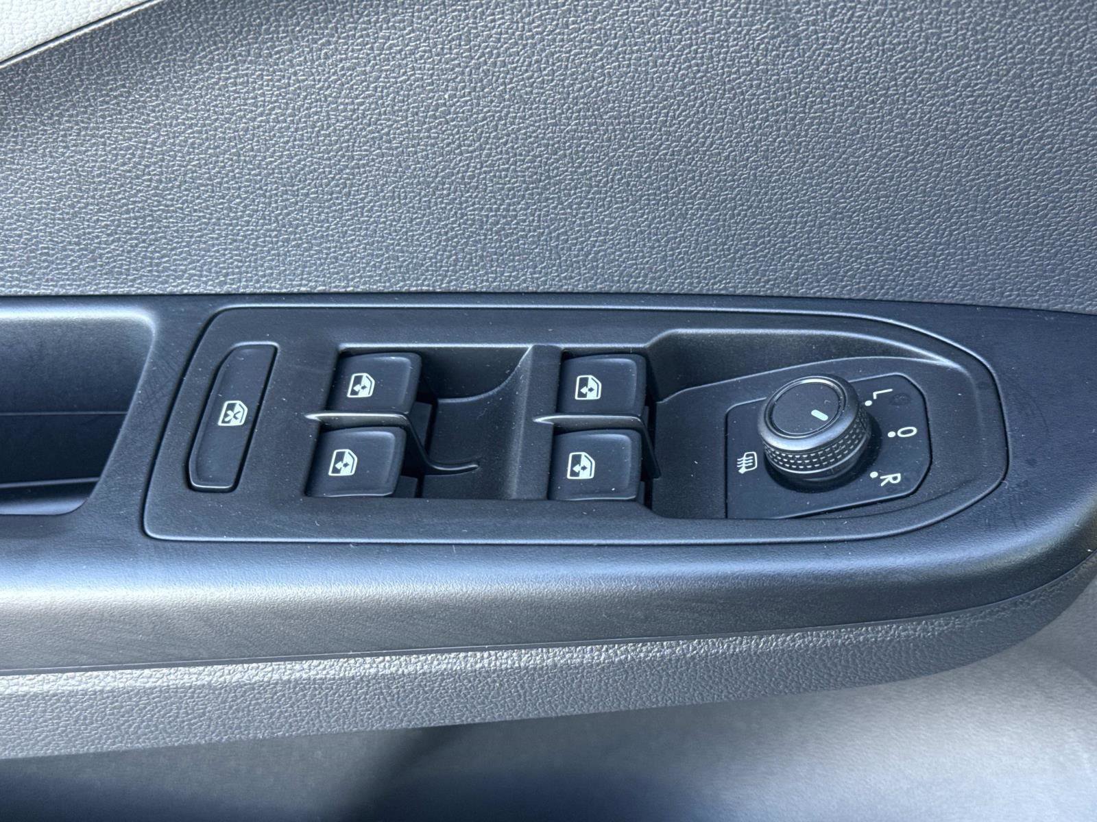 Used 2023 Volkswagen Taos SE image 16