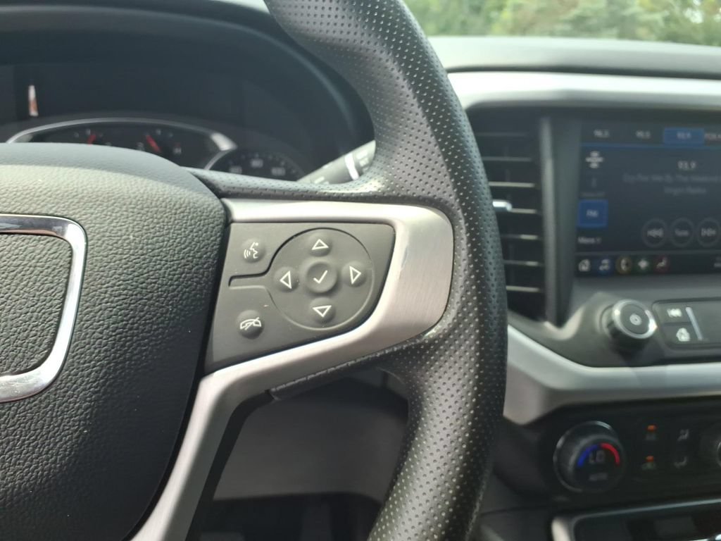 Used 2023 GMC Acadia SLE w/ Driver Convenience Package FWD image 17