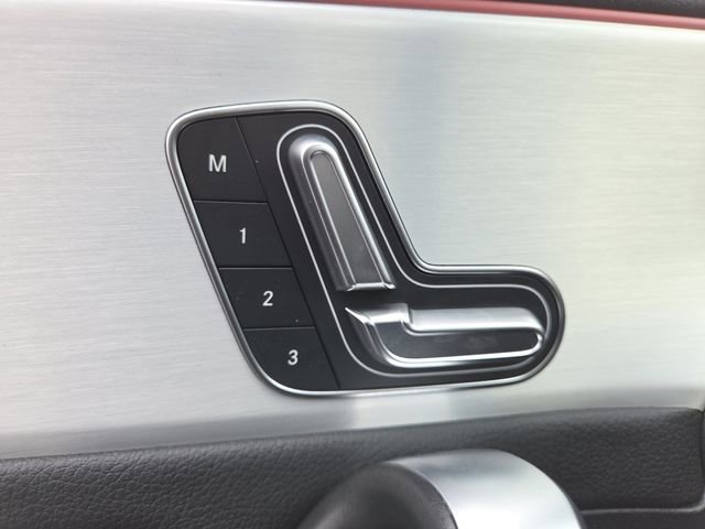 Used 2025 Mercedes-Benz CLA 250 4MATIC image 9