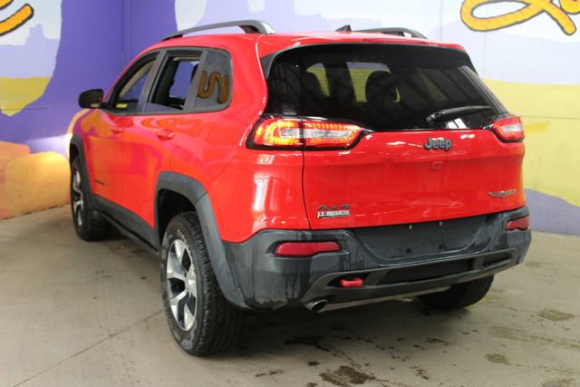 Used 2017 Jeep Cherokee Trailhawk w/ Cold Weather Group AWD/4WD image 6