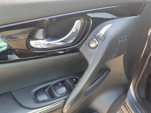 Used 2022 Nissan Rogue Sport SV w/ Technology Package AWD/4WD image 11
