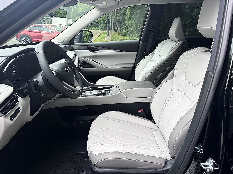 New 2027 INFINITI QX60 Luxe w/ Cargo Package AWD/4WD image 13