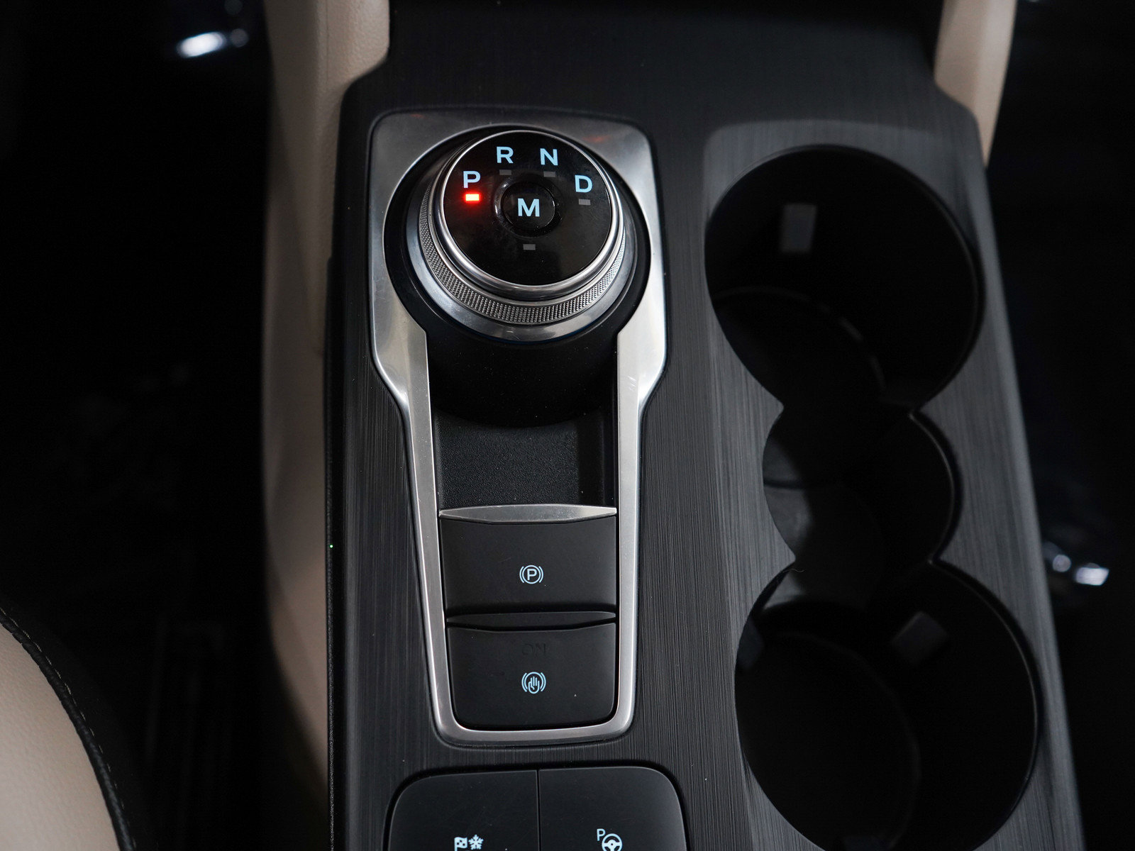 Used 2020 Ford Escape Titanium image 24