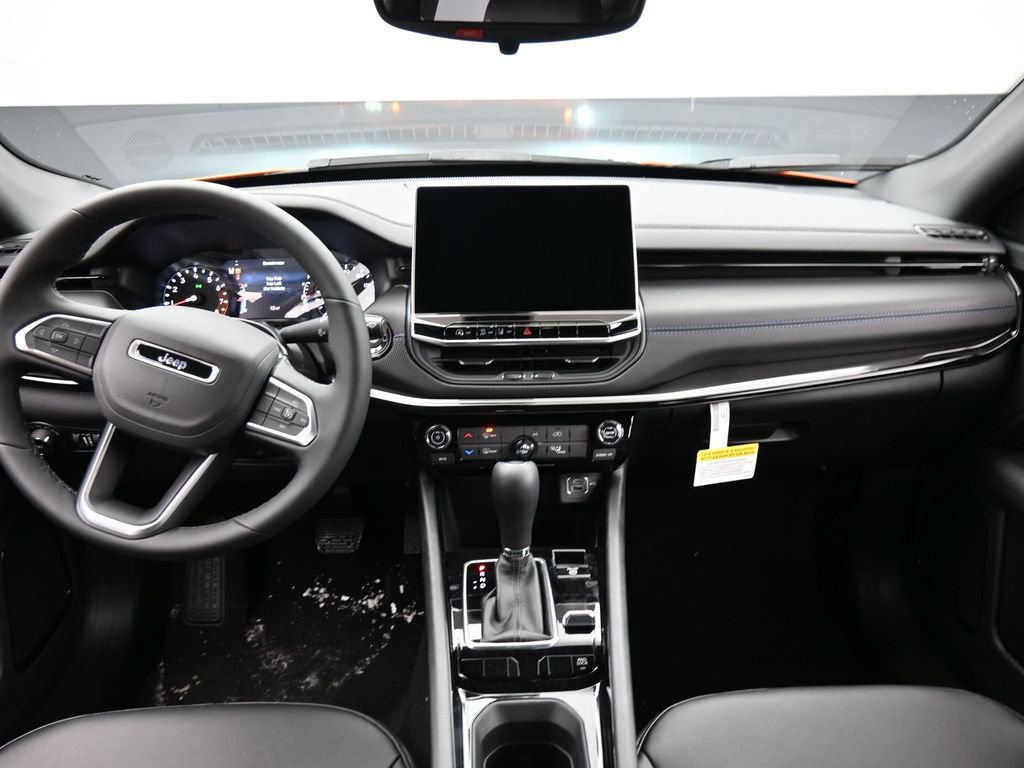 New 2026 Jeep Compass Latitude image 14