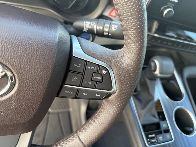 Certified 2024 Toyota Sienna Platinum FWD image 18