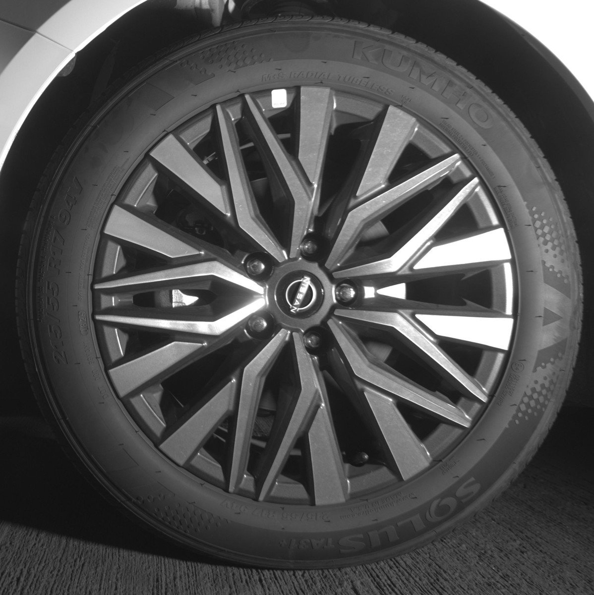Used 2025 Nissan Altima 2.5 SV FWD image 12
