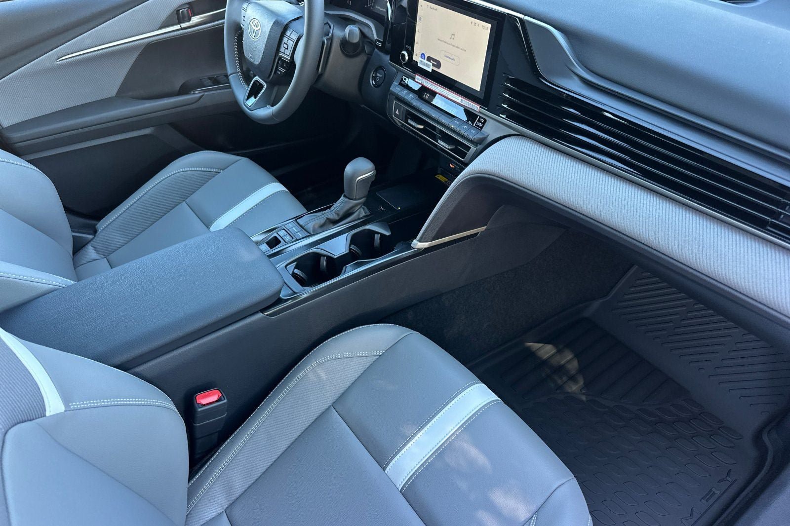 New 2026 Toyota Camry SE w/ Convenience Package AWD/4WD image 17