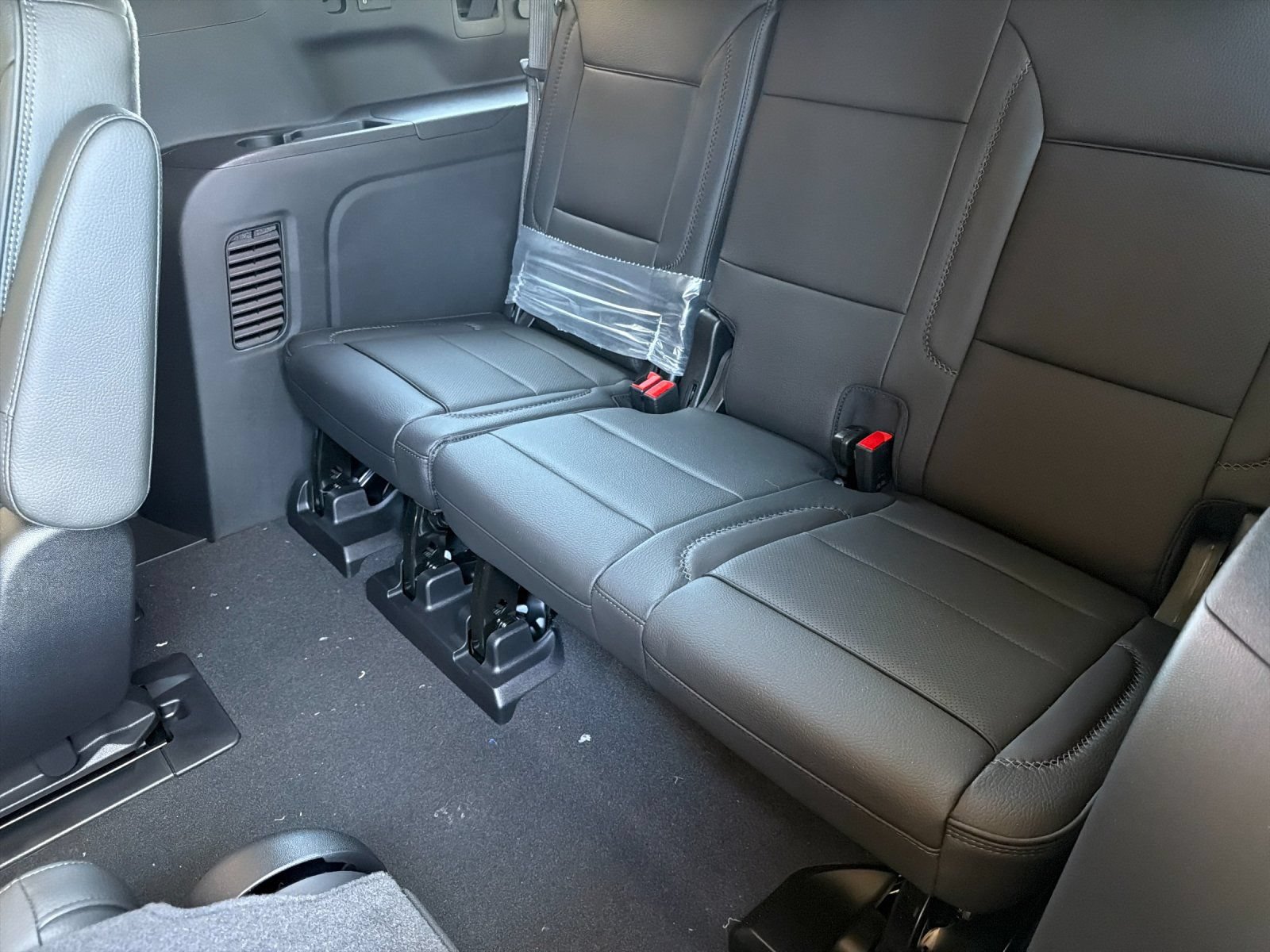 New 2026 GMC Yukon XL Denali w/ Denali Reserve Package AWD/4WD image 16