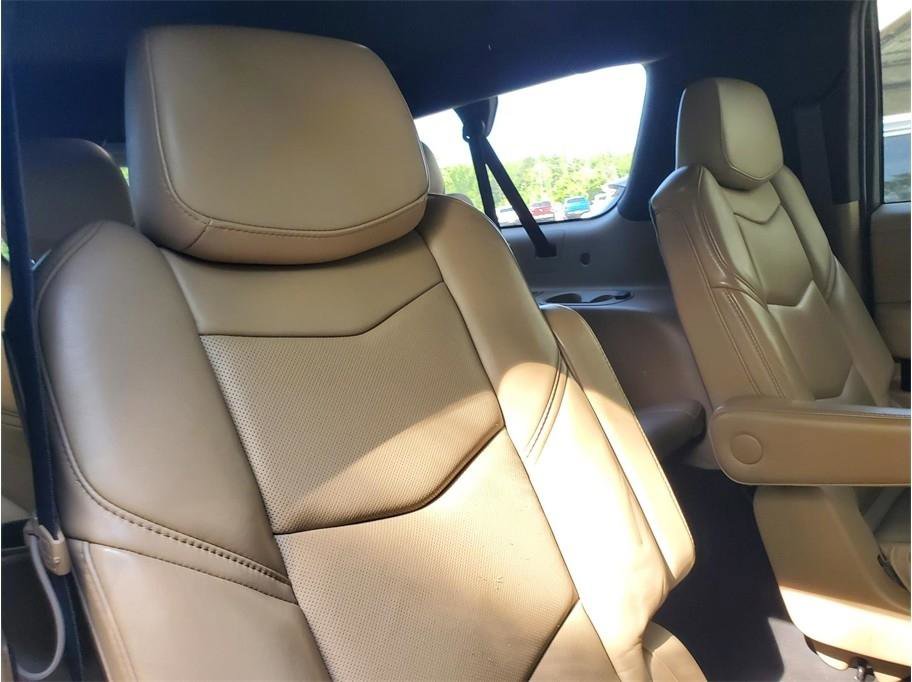 Used 2018 Cadillac Escalade ESV Platinum AWD/4WD image 48