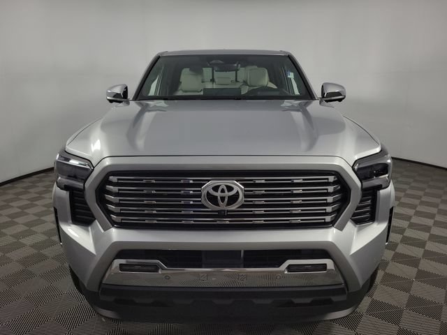 Used 2025 Toyota Tacoma Limited AWD/4WD image 2
