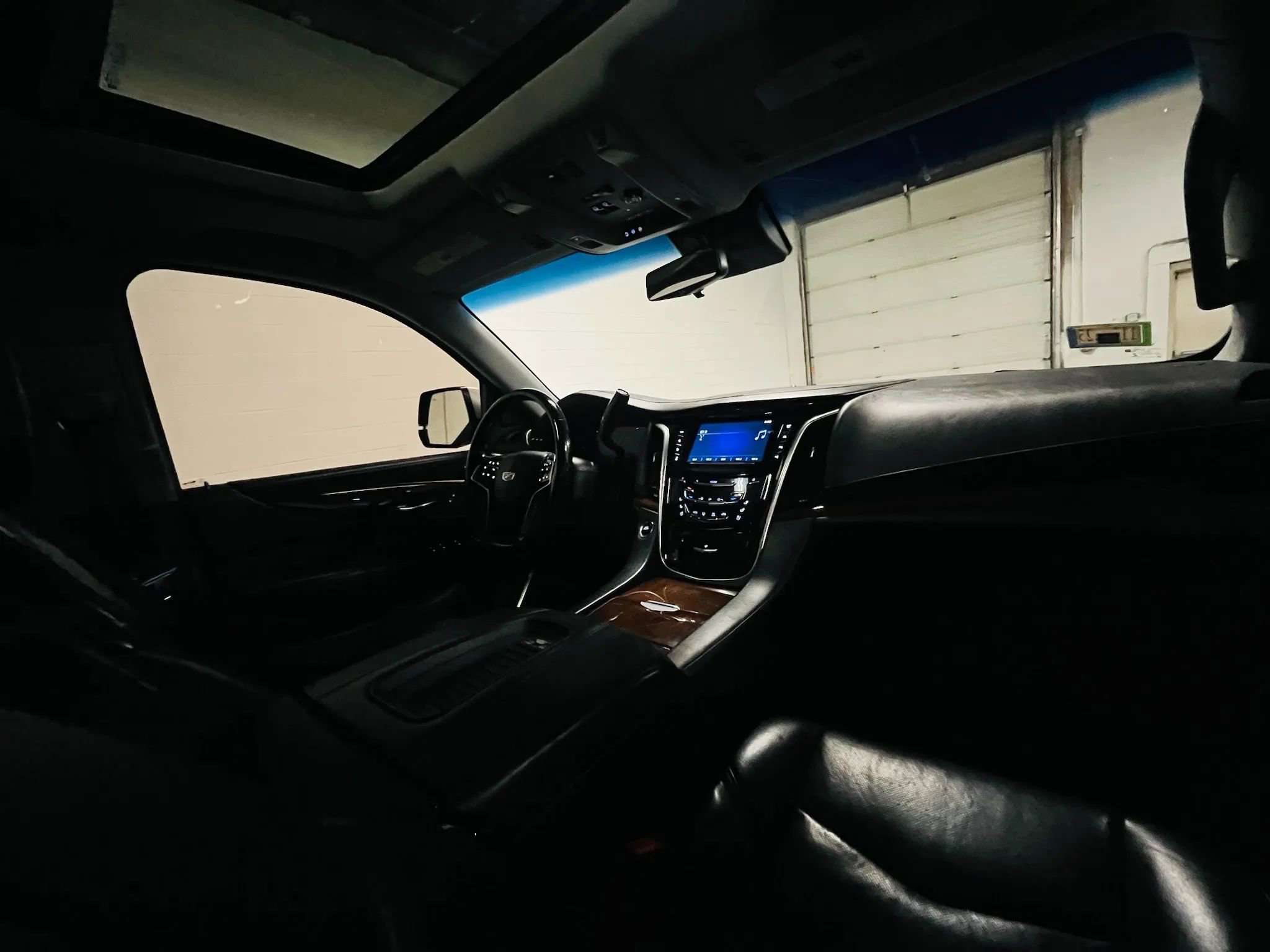 Used 2018 Cadillac Escalade Premium Luxury image 20