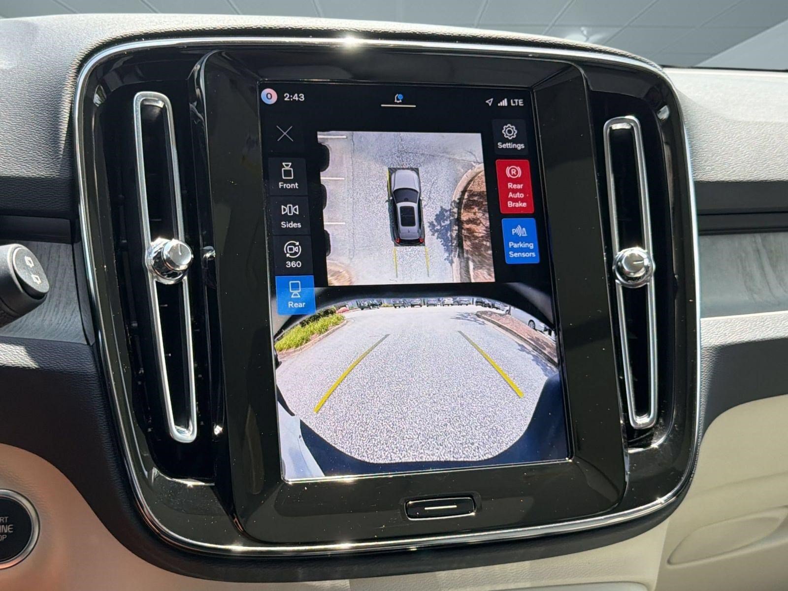 Certified 2026 Volvo XC40 B5 Plus AWD/4WD image 24