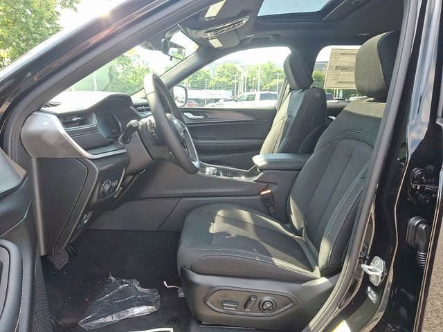 New 2025 Jeep Grand Cherokee L Laredo w/ Luxury Tech Group I image 10