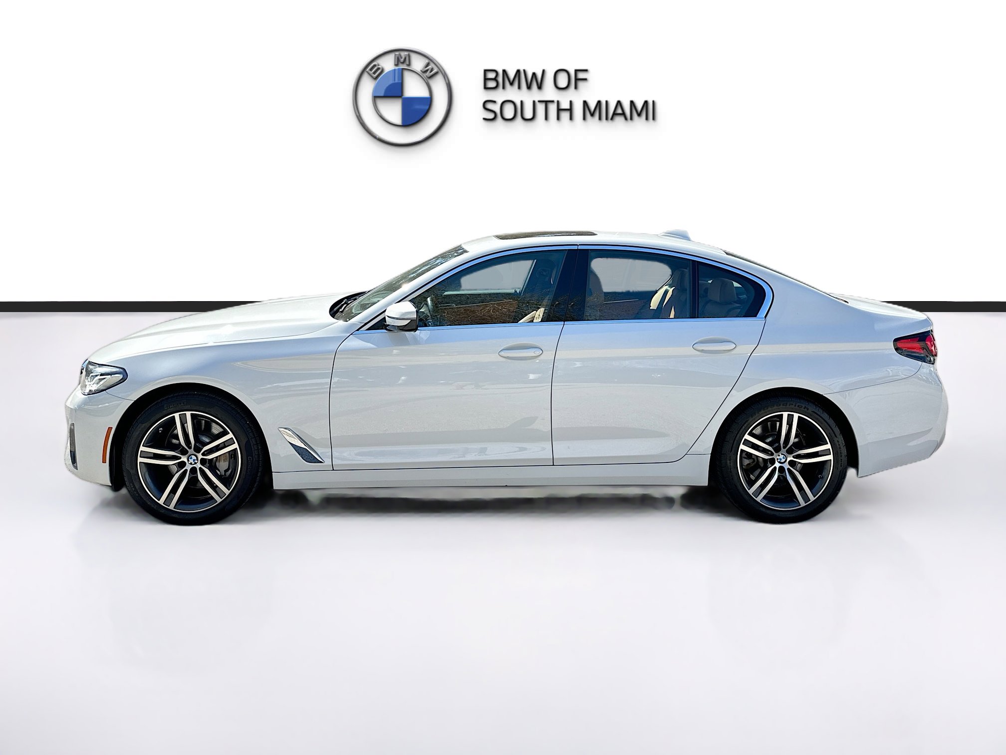 Used 2023 BMW 530i w/ Premium Package image 4