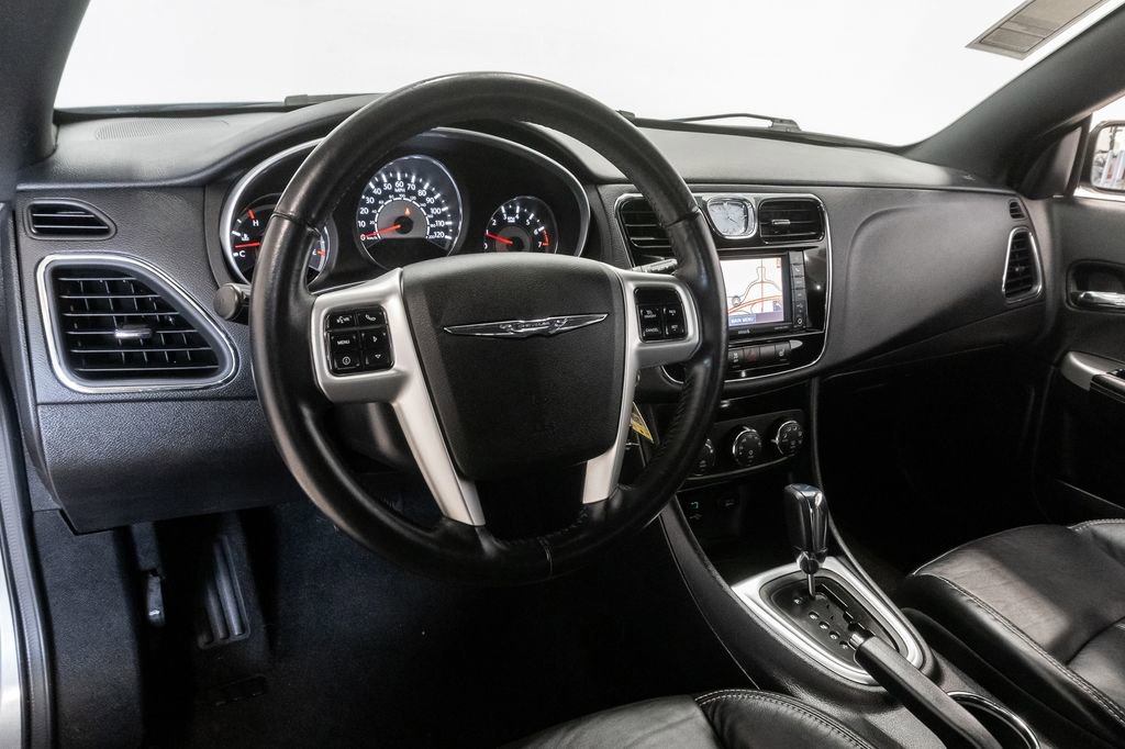 Used 2011 Chrysler 200 Limited FWD image 8
