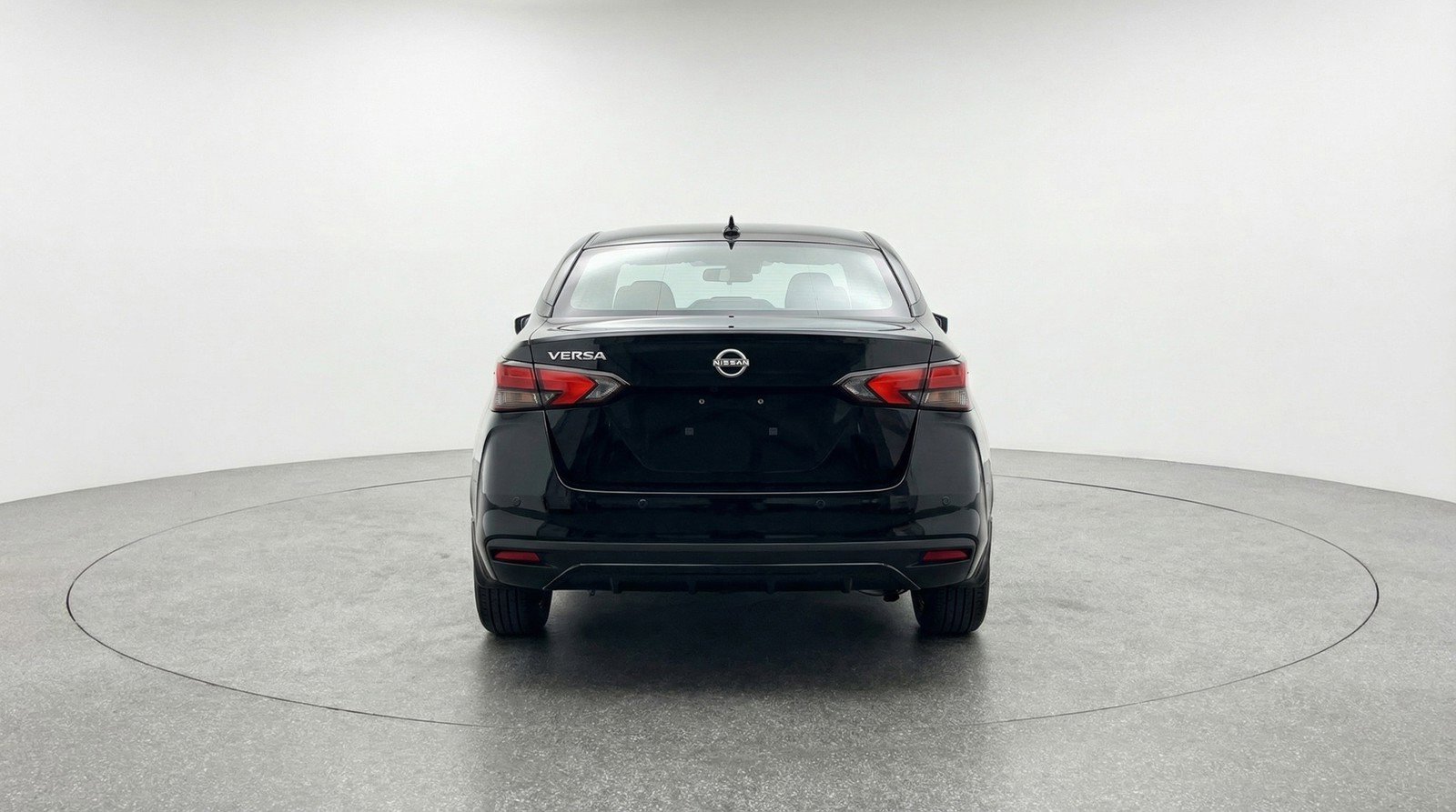 Used 2025 Nissan Versa SV image 7