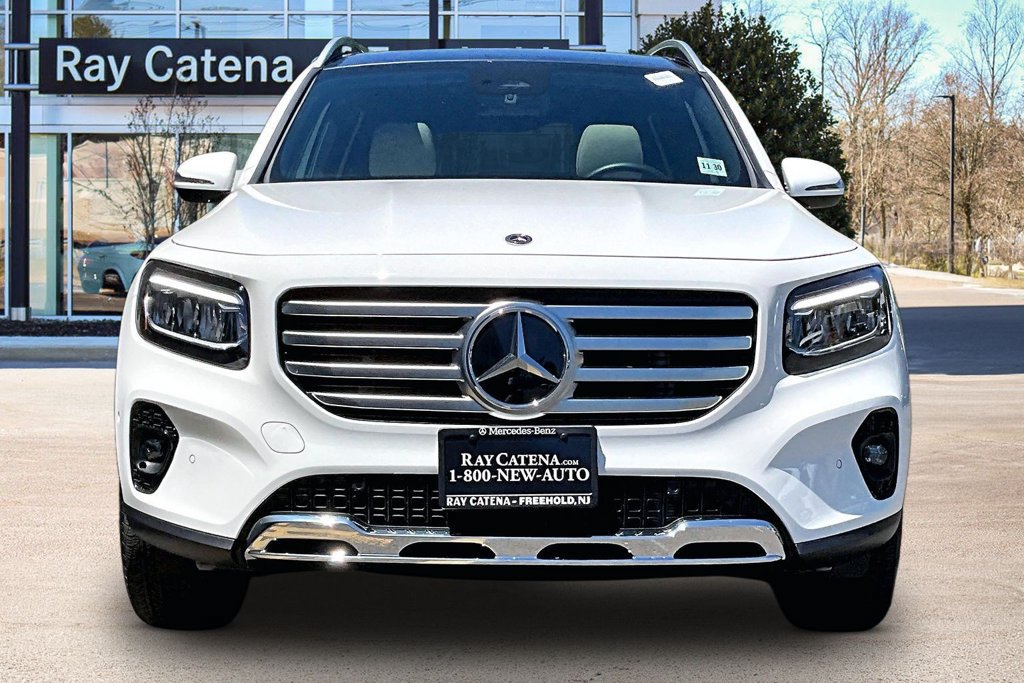 Used 2026 Mercedes-Benz GLB 250 4MATIC image 3