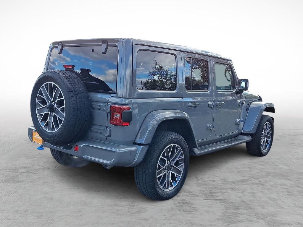 Used 2023 Jeep Wrangler Unlimited Sahara image 5