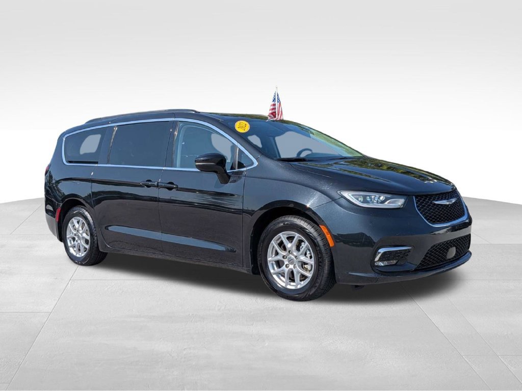 Used 2022 Chrysler Pacifica Touring-L FWD image 2