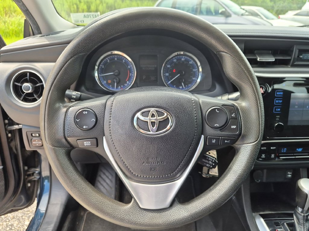 Used 2018 Toyota Corolla LE FWD image 15