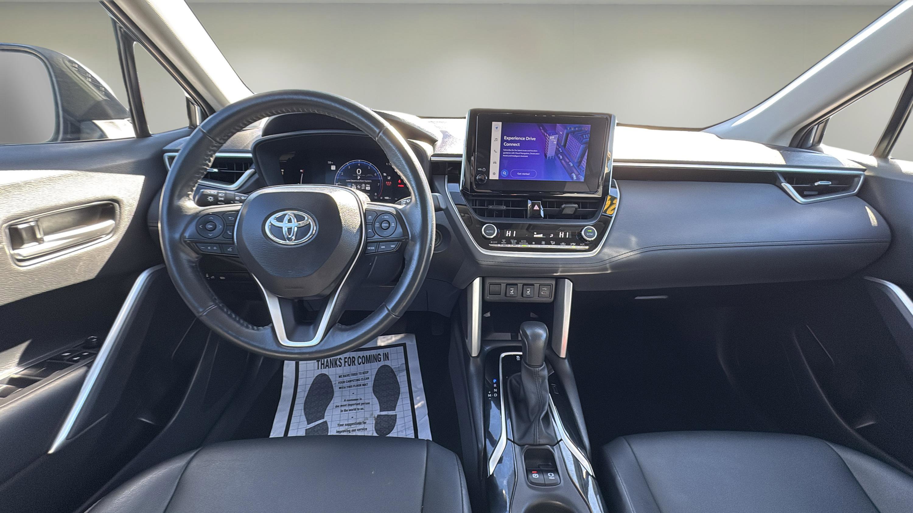 Used 2024 Toyota Corolla Cross XLE image 9