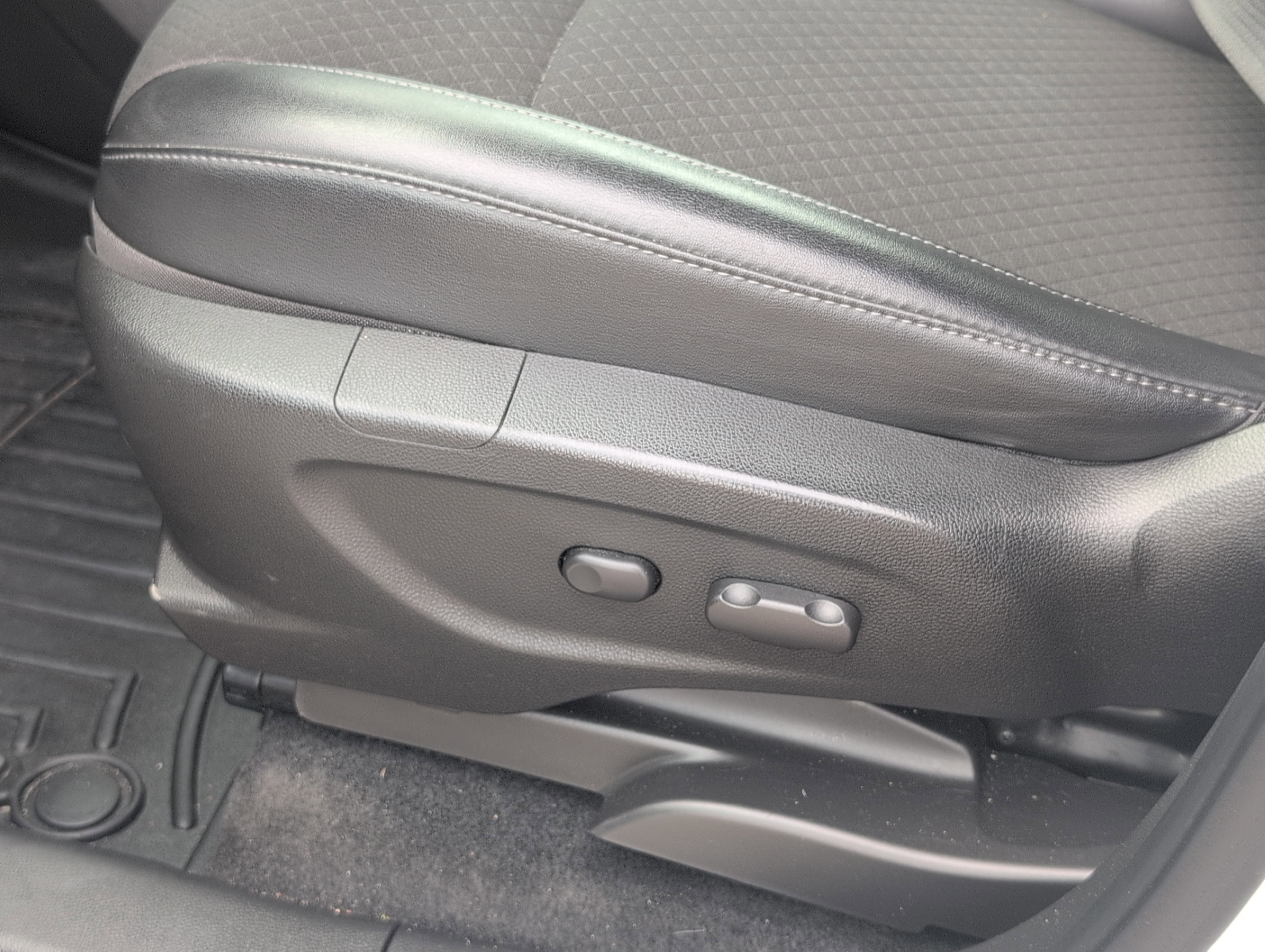 Used 2018 Buick Encore Preferred image 14