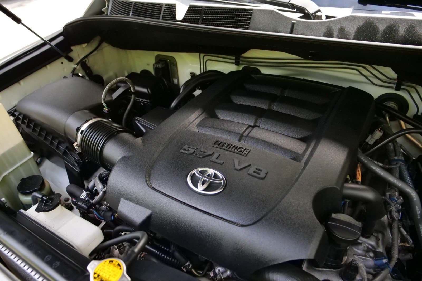 Used 2016 Toyota Tundra SR5 w/ TRD Off Road Package AWD/4WD image 40