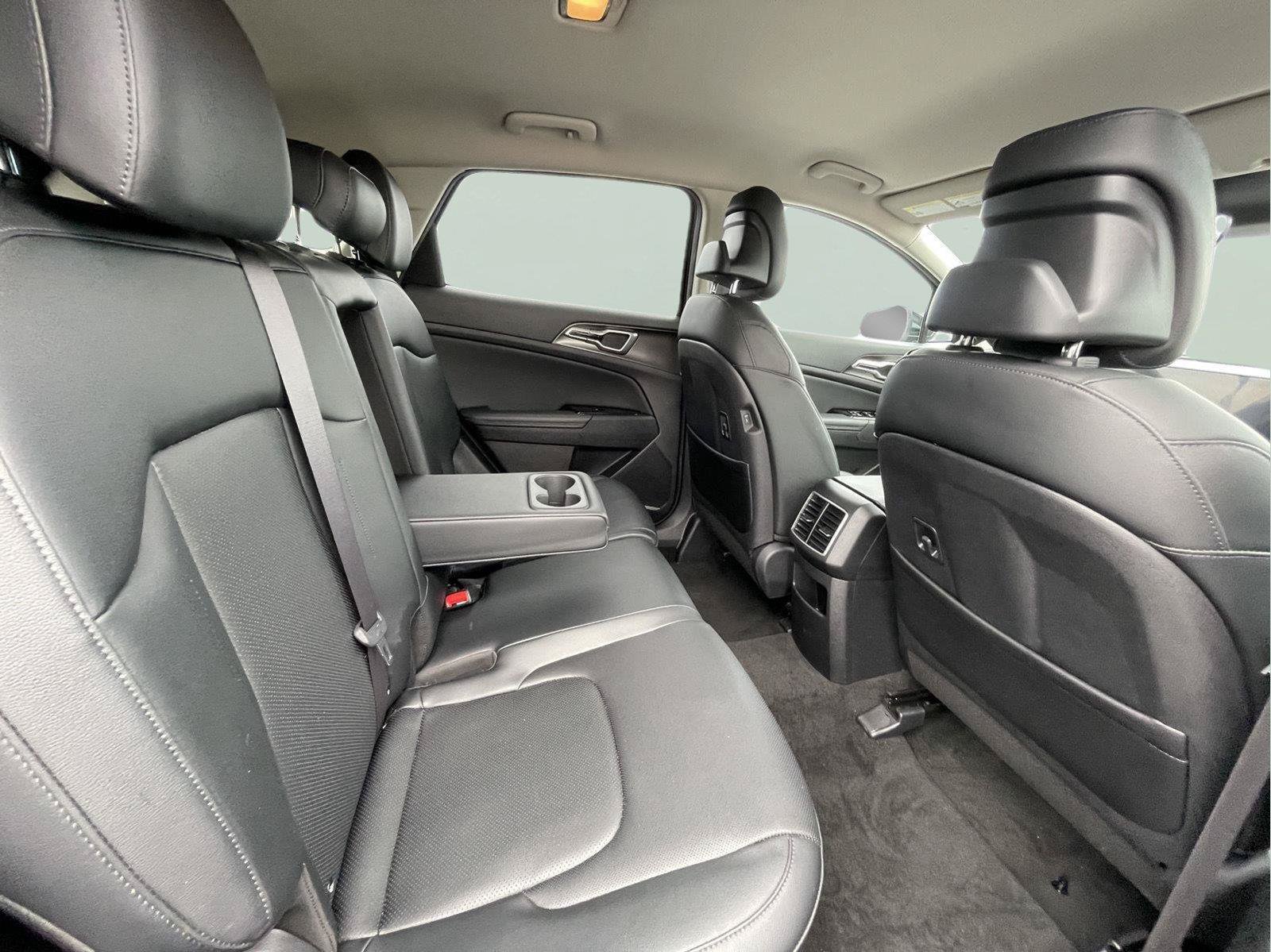 Used 2023 Kia Sportage EX AWD/4WD image 19