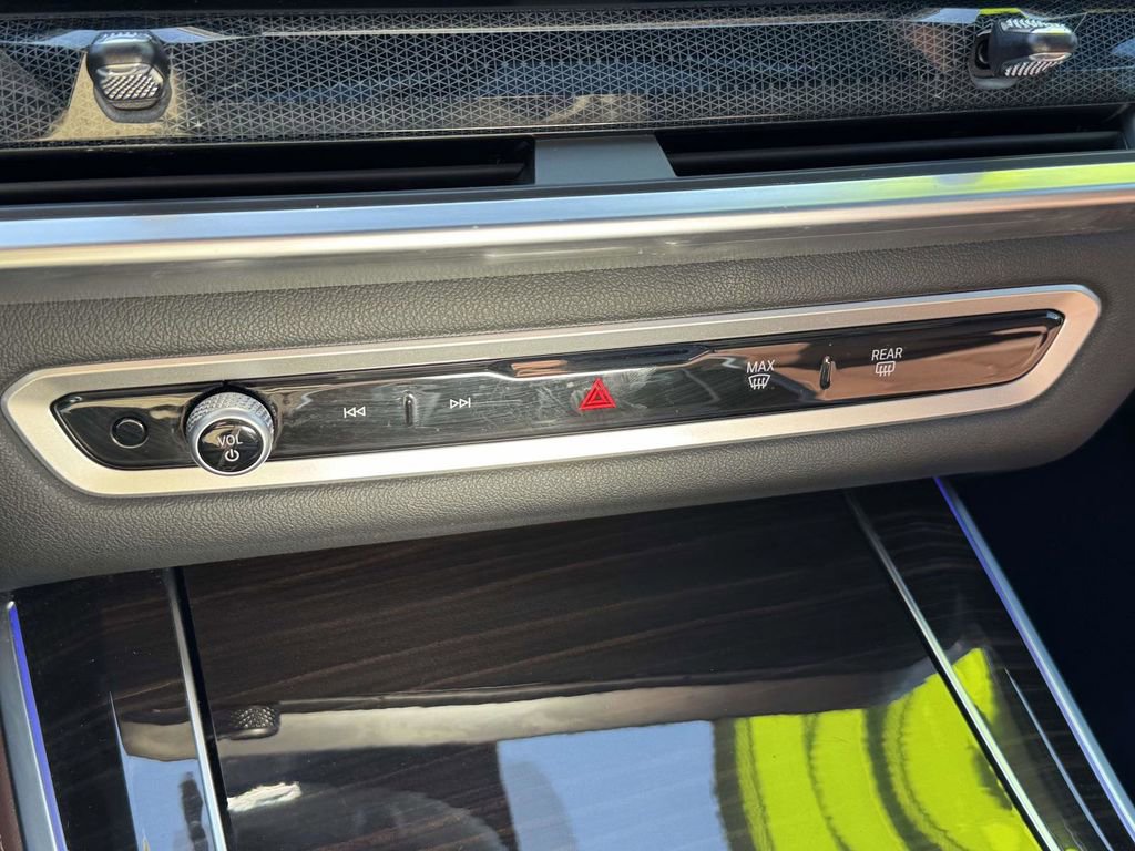 Used 2024 BMW X5 sDrive40i w/ M Sport Package image 17