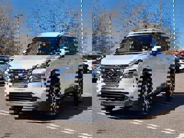 Certified 2023 Nissan Rogue SV image 4