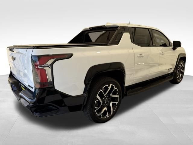 Used 2024 Chevrolet Silverado EV RST AWD/4WD image 7