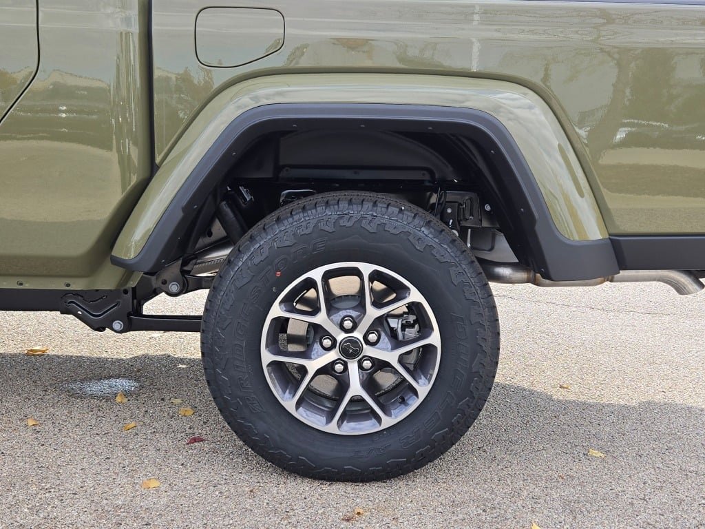 New 2026 Jeep Gladiator Sport image 18