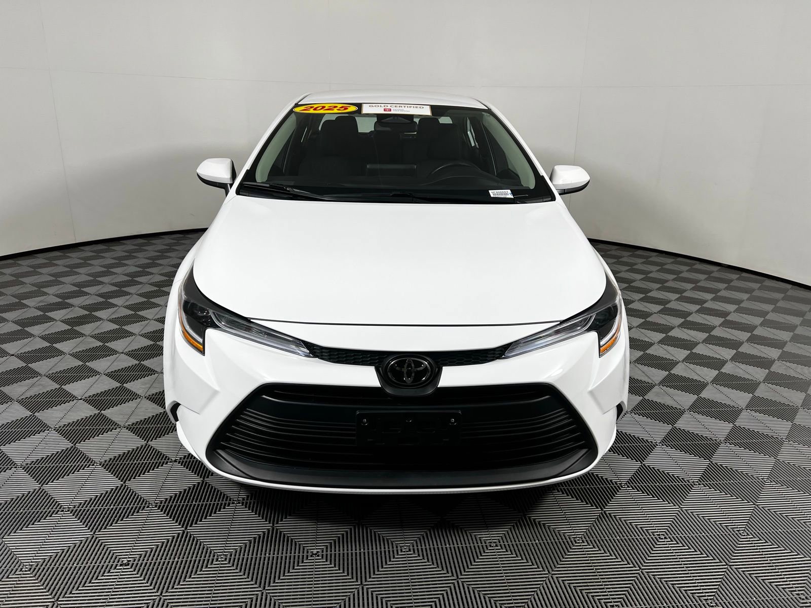 Certified 2025 Toyota Corolla LE image 2