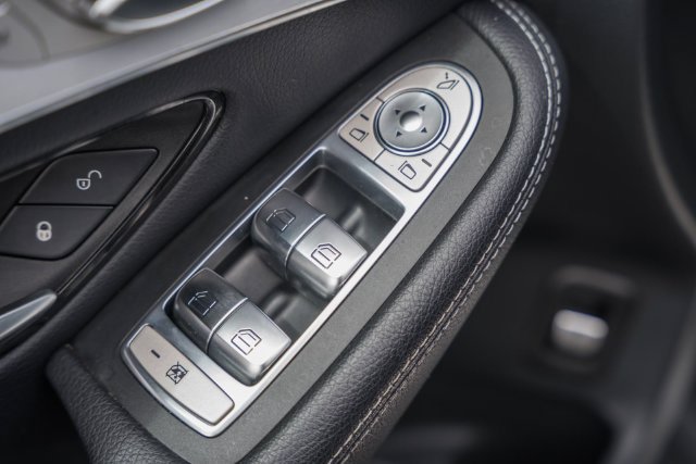 Used 2019 Mercedes-Benz GLC 300 4MATIC image 39
