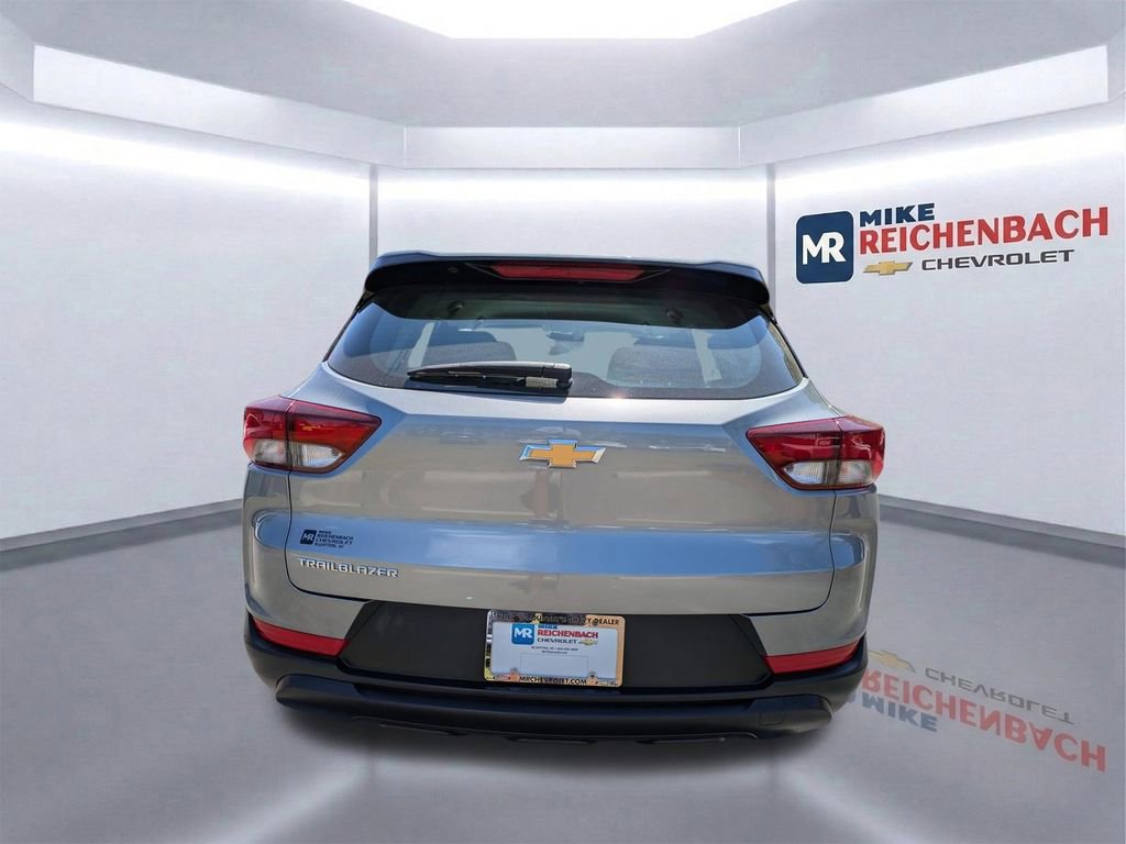 Used 2023 Chevrolet TrailBlazer LS image 5