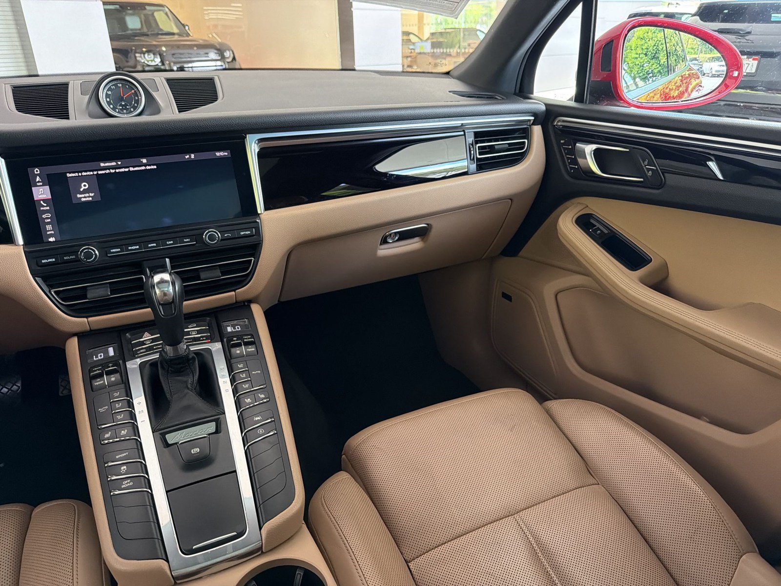 Used 2019 Porsche Macan AWD/4WD image 28