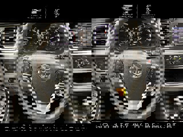 Used 2019 Toyota Highlander LE FWD image 11