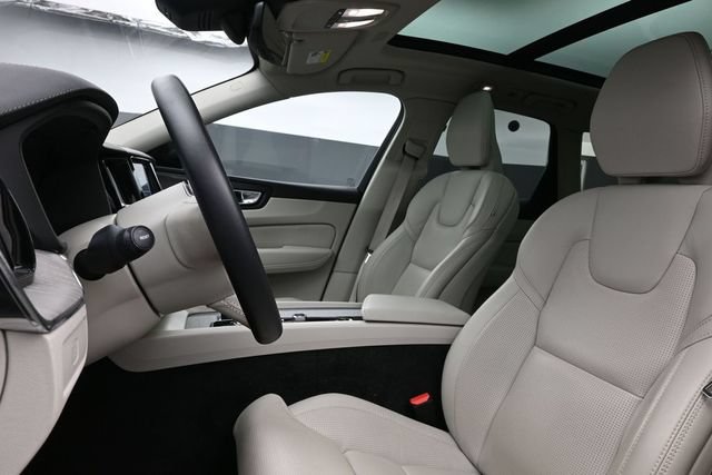 Used 2023 Volvo XC60 B6 Ultimate w/ Climate Package AWD/4WD image 10
