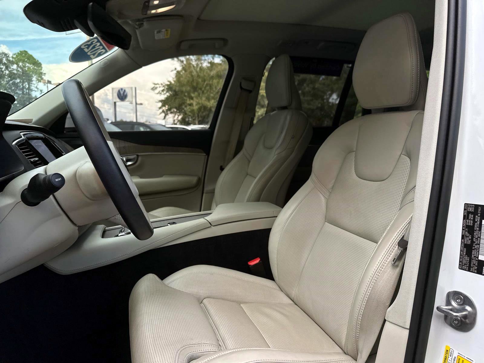 Certified 2023 Volvo XC90 B6 Ultimate w/ Protection Package Premier image 20