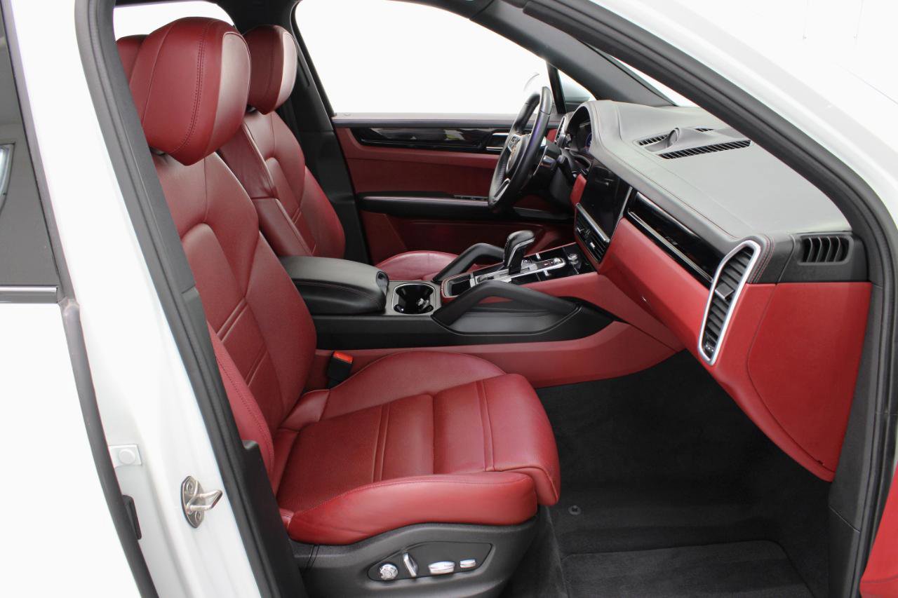 Used 2021 Porsche Cayenne image 46
