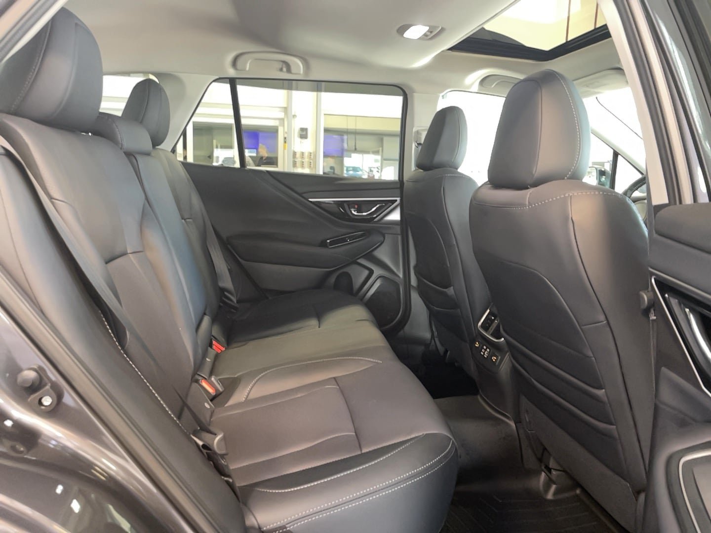 Used 2025 Subaru Outback Limited AWD/4WD image 24