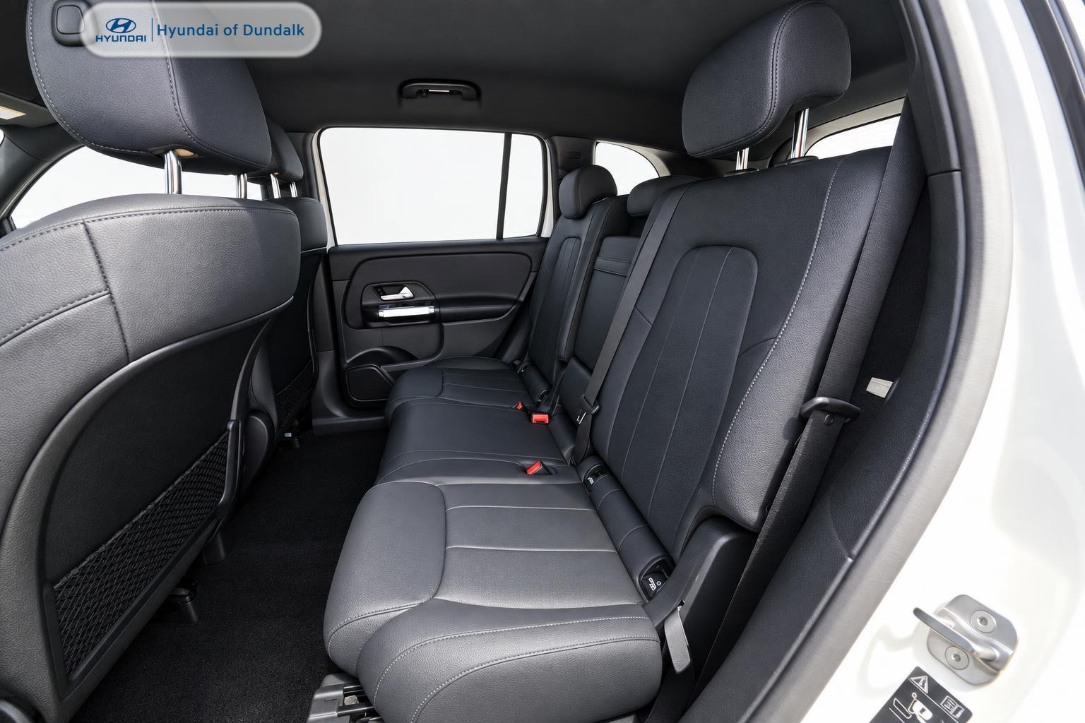 Used 2024 Mercedes-Benz GLB 250 4MATIC image 9
