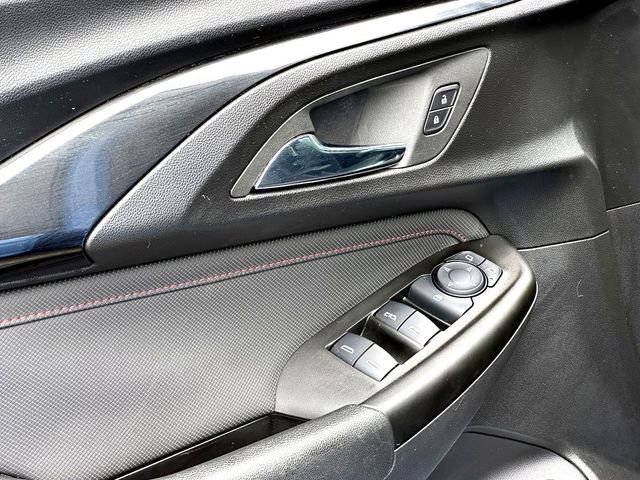 Used 2023 Chevrolet TrailBlazer RS w/ Sun and Liftgate Package AWD/4WD image 11