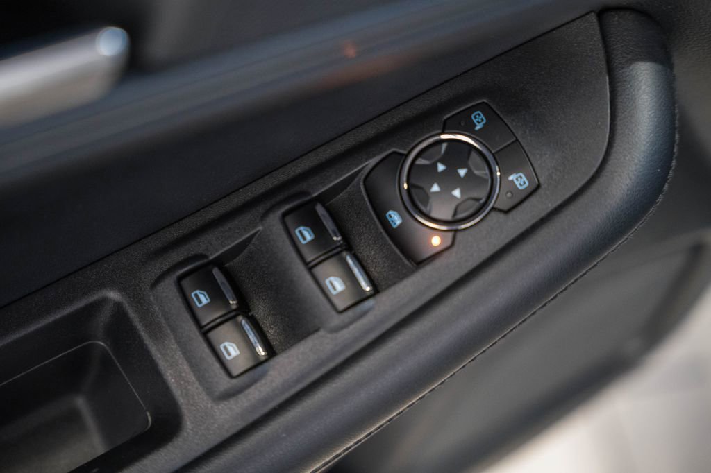 Used 2022 Ford Edge SE image 35