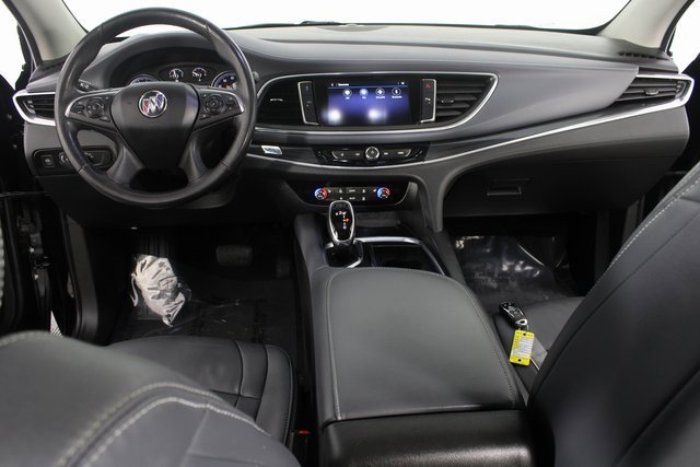 Used 2020 Buick Enclave Essence w/ LPO, Luxury Package image 10