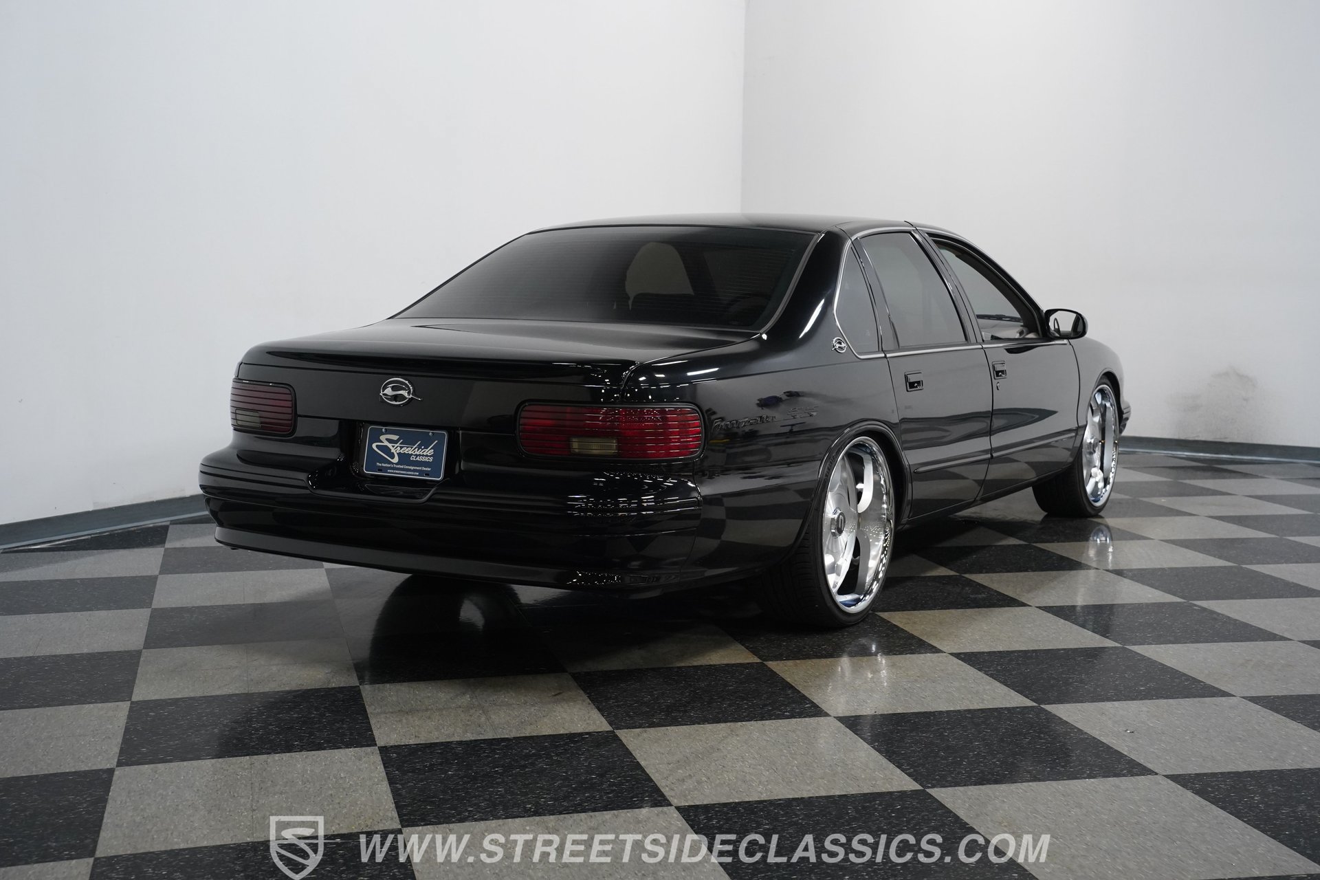 Used 1996 Chevrolet Impala SS RWD image 12