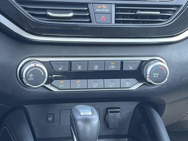 Used 2024 Nissan Altima 2.5 SR w/ SR Premium Package image 16